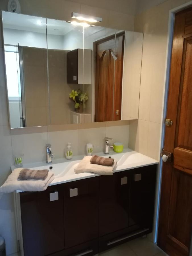Appartements Dans Villa Privee Avec Piscine, Jardin, Parking Clos, Wifi, Climatisation 梅瑞尔 外观 照片
