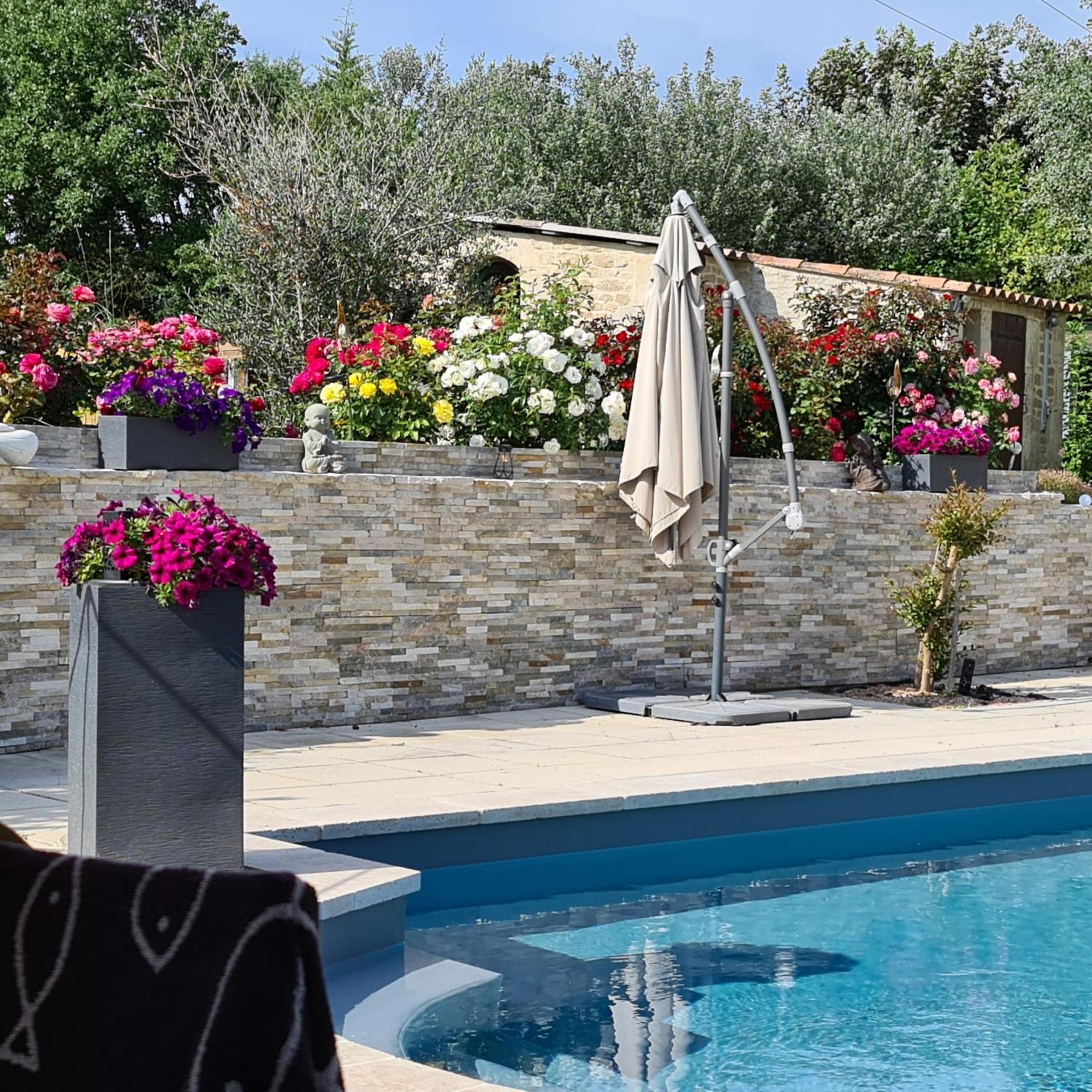 Appartements Dans Villa Privee Avec Piscine, Jardin, Parking Clos, Wifi, Climatisation 梅瑞尔 外观 照片