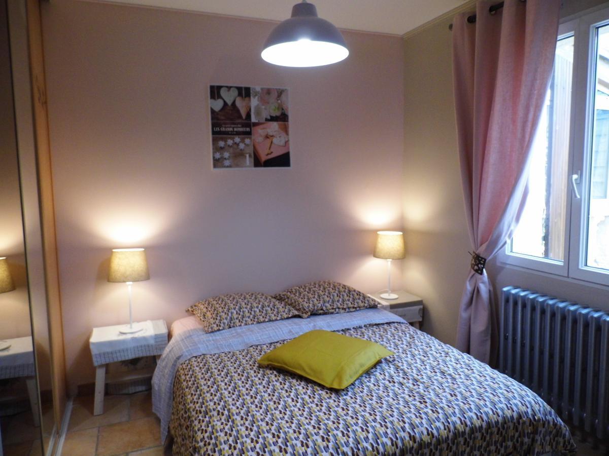 Appartements Dans Villa Privee Avec Piscine, Jardin, Parking Clos, Wifi, Climatisation 梅瑞尔 外观 照片