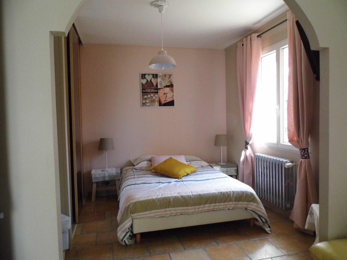 Appartements Dans Villa Privee Avec Piscine, Jardin, Parking Clos, Wifi, Climatisation 梅瑞尔 外观 照片