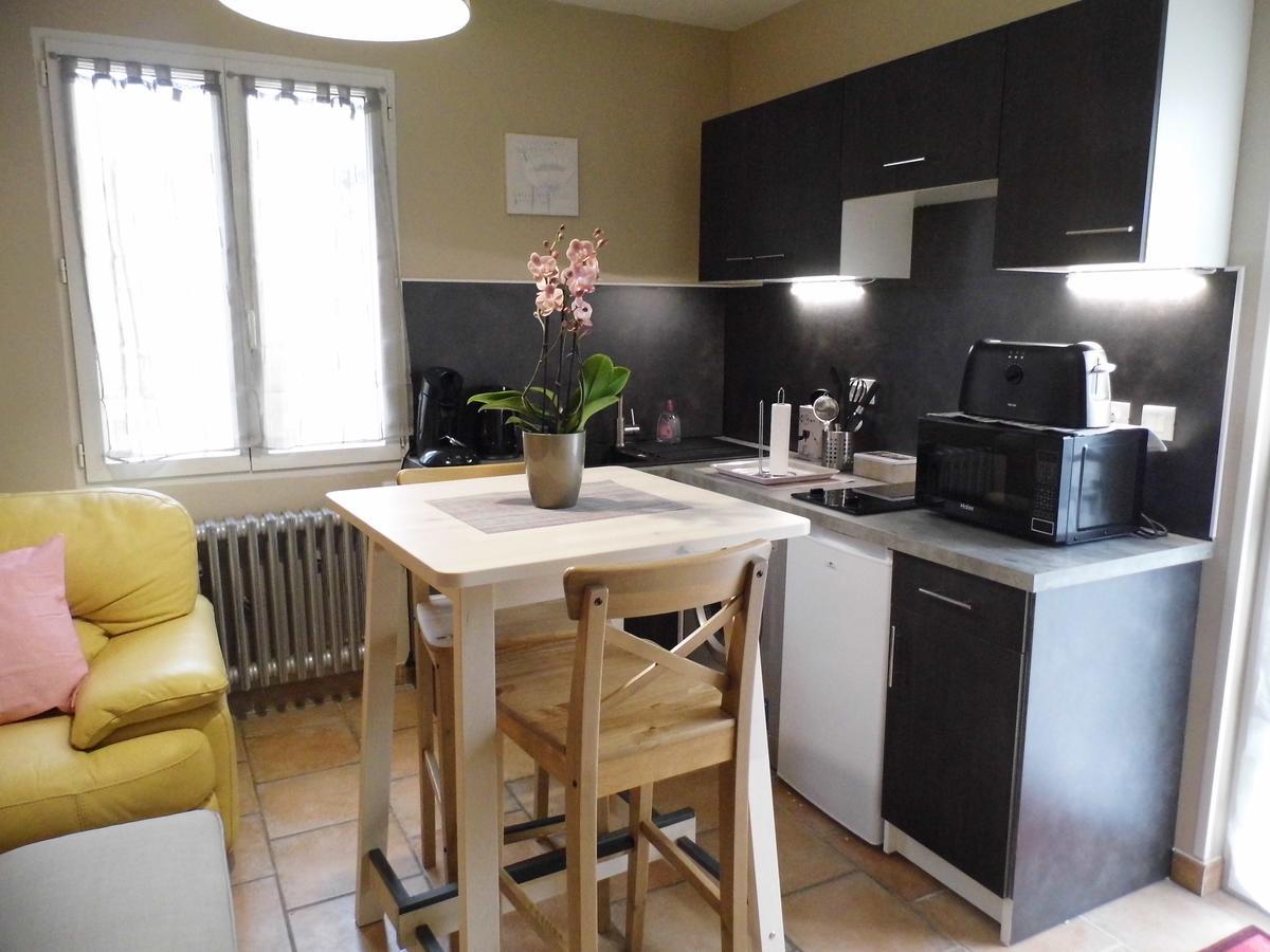 Appartements Dans Villa Privee Avec Piscine, Jardin, Parking Clos, Wifi, Climatisation 梅瑞尔 外观 照片