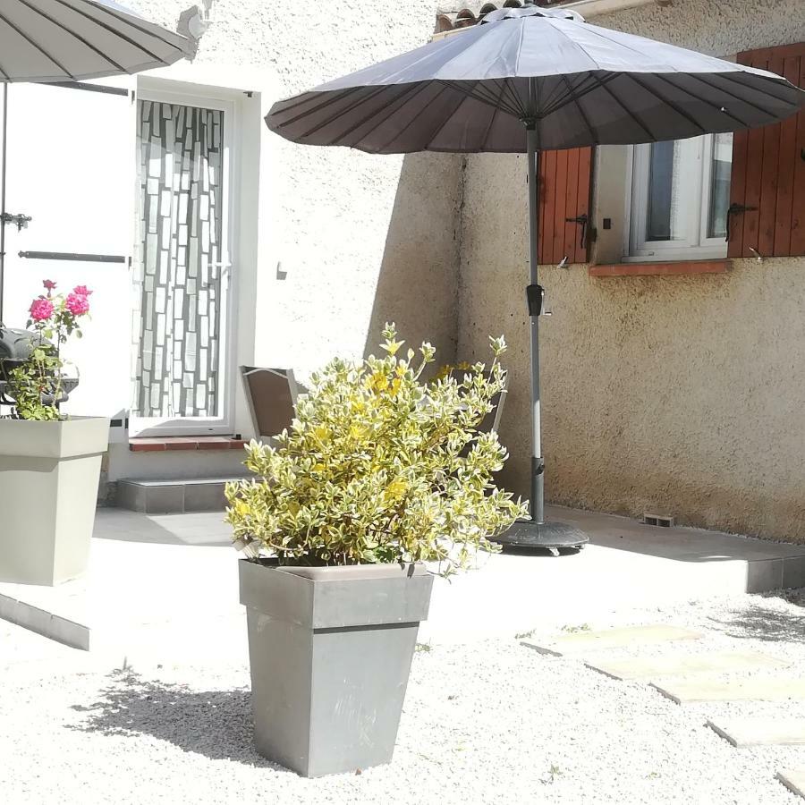 Appartements Dans Villa Privee Avec Piscine, Jardin, Parking Clos, Wifi, Climatisation 梅瑞尔 外观 照片